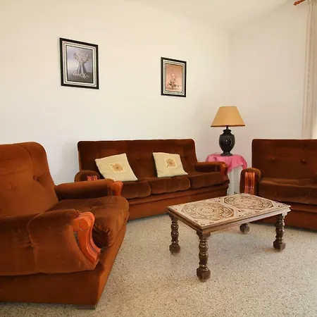 Apartment 4071 Gravina 2 Roses